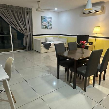 Jb City D'Esplanade Shopping Mall Apartment Johor Bahru Luaran gambar