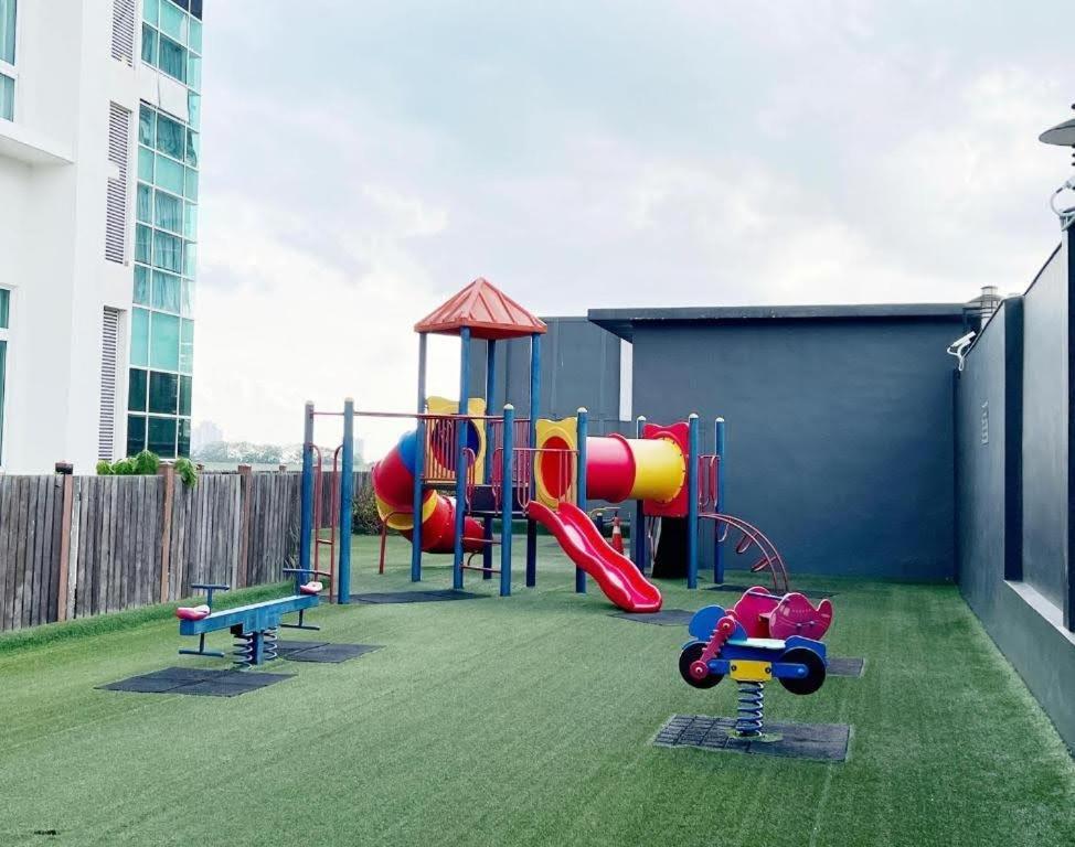 Jb City D'Esplanade Shopping Mall Apartment Johor Bahru Luaran gambar